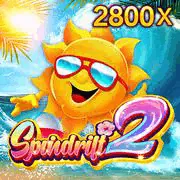 Một cầu thủ bóng rổ thực hiện cú úp rổ đầy mạnh mẽ trên sân, thể hiện nhịp độ nhanh của trận đấu.